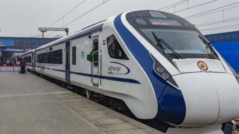 Vande bharat express will halt at Borivali station from this date and time