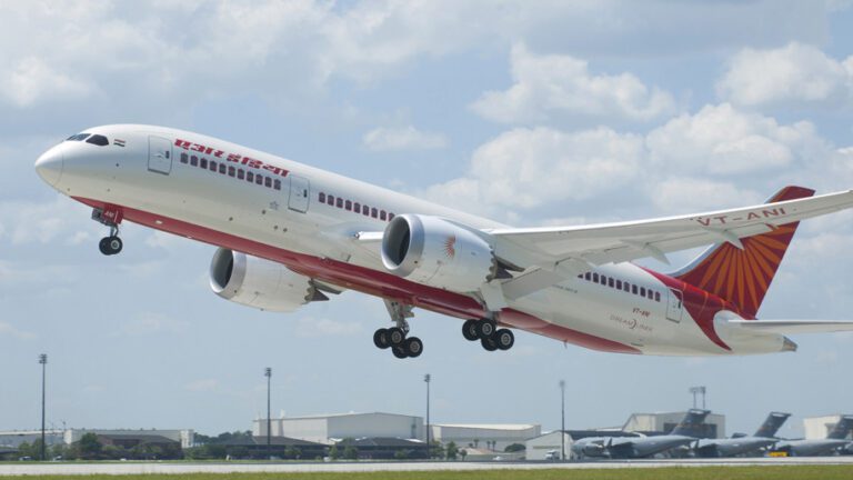 Air India Urination Case: Air India cabin crew, pilot issued show cause notice and de-rostered Air India Urination Case: Air India cabin crew, pilot issued show cause notice and de-rostered