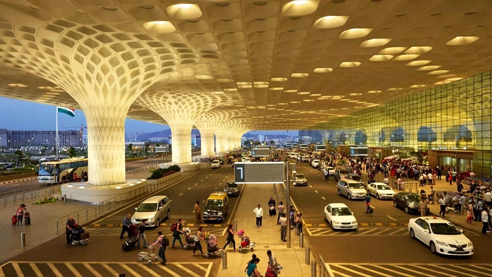Mumbai airport to shut runway for 6 hours on 2 May