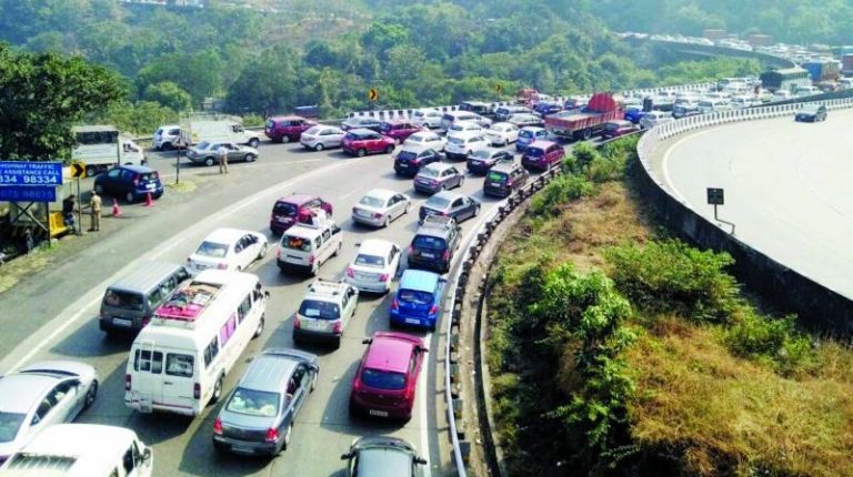 Mumbai Pune Express Way : Mumbai Pune Express Way Lane Will Close For Two Hours On 1 September For Construction Work Mumbai Pune Express Way : Mumbai Pune Express Way Lane Will Close For Two Hours On 1 September For Construction Work