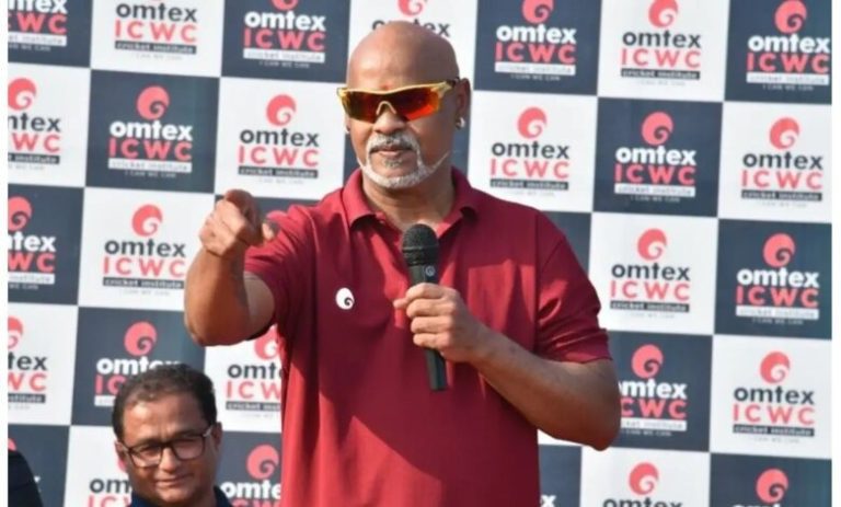 Cricketer Vinod Kambli booked for assaulting wife