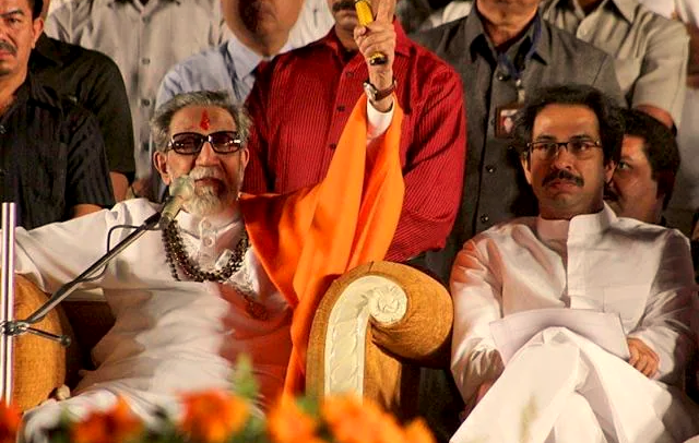 Maharashtra-political-crisis-Uddhav-on-the-path-of-father-2-decades-ago-when-balasaheb-had-said-shiv-sainik-i-would-leave-the-post-1