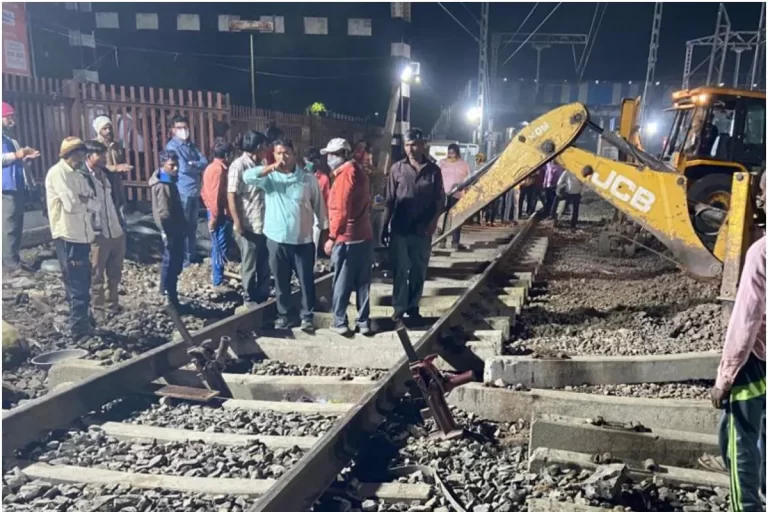 WR: Night Block Between Borivali And Bhayandar WR: Night Block Between Borivali And Bhayandar