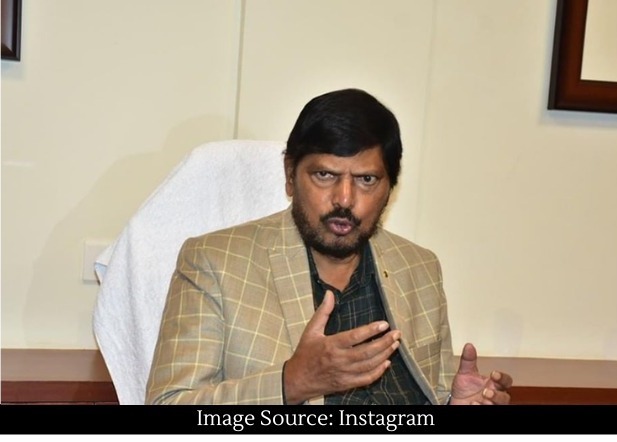 RPI-leader-Ramdas-Athawale-demands-Mayor-post-in-BMC-from-BJP_11zon