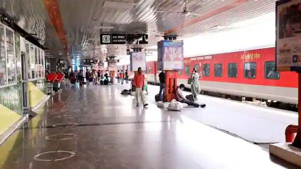 Senior-officials-deployed-to-inspect-stinking-toilets-on-trains