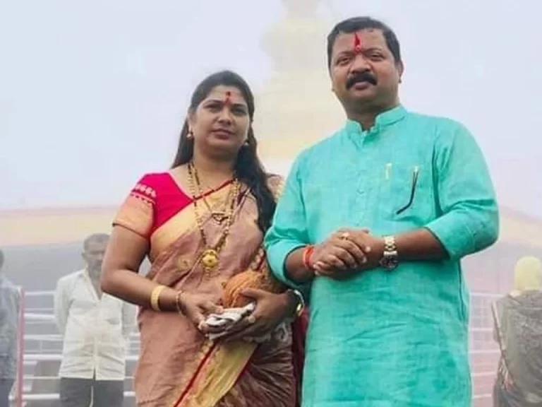 Shivsenas-Kurla-MLAs-wife-Suicide38