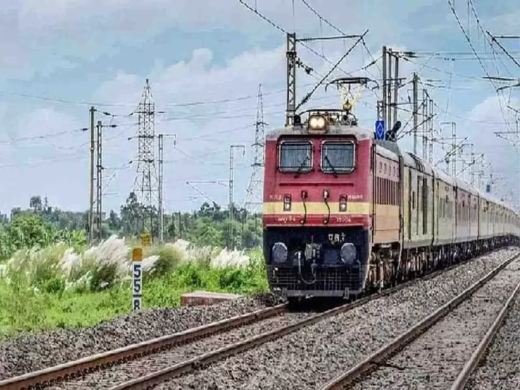 wr extends trips of 3 pairs of special trains