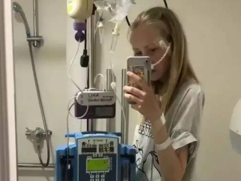 Woman survives diet digestives crackers stomach disease