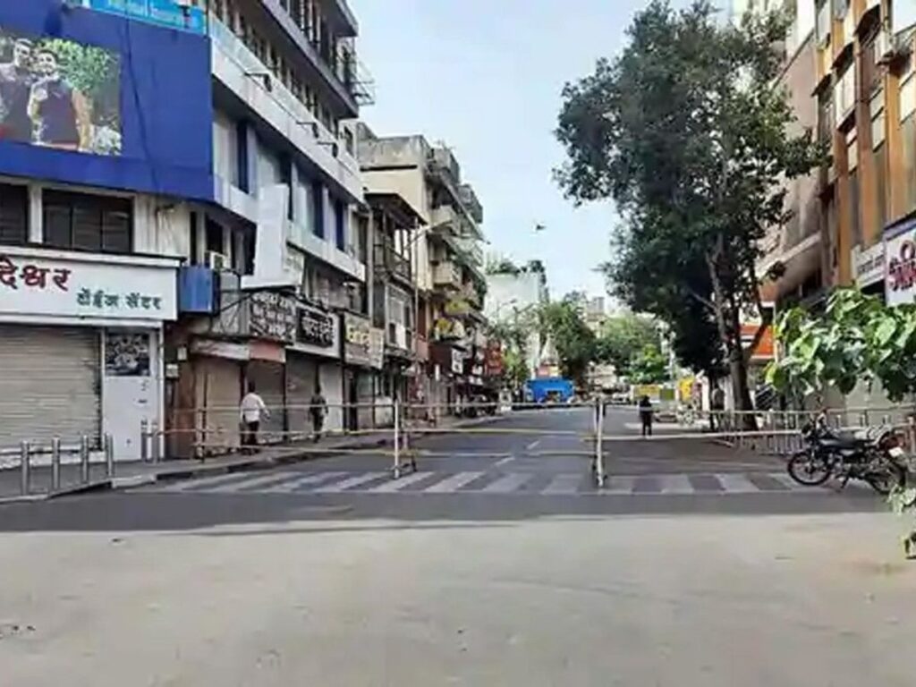 Lockdown-like situation in "Gas Chamber" Kochi after waste plant fire