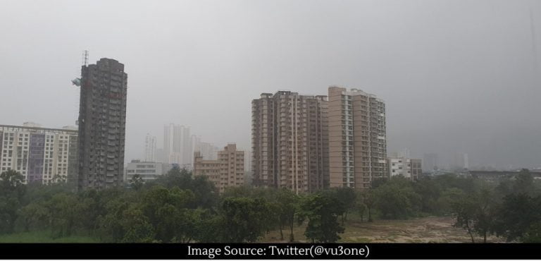 Rain in many parts of Mumbai Rain in many parts of Mumbai