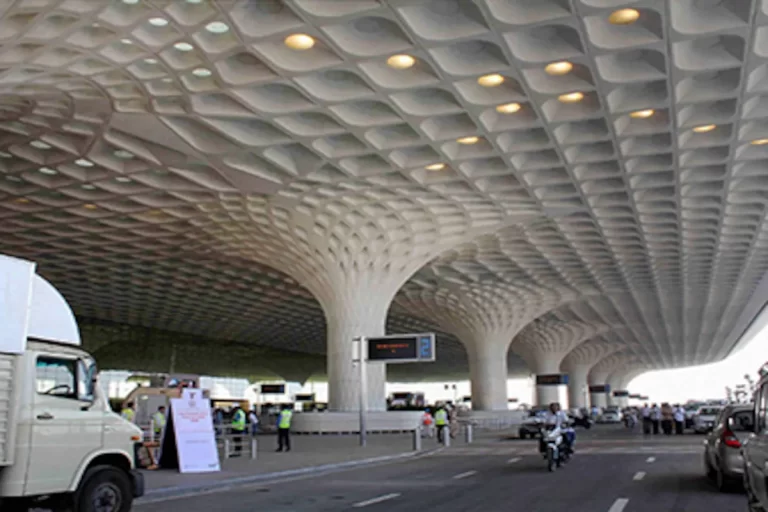Two arrested for exchanging boarding passes at Mumbai airport