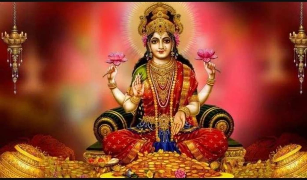 What does it mean if Maa Lakshmi appears in a dream