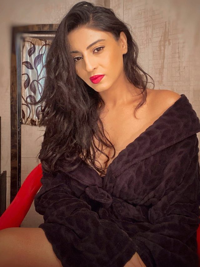 anupama fame barkha bhabhi aka ashlesha savant bold photos viral