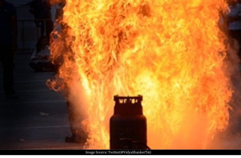 Mumbai: Six suffered burn injuries after fire breaks out at house in Khar West