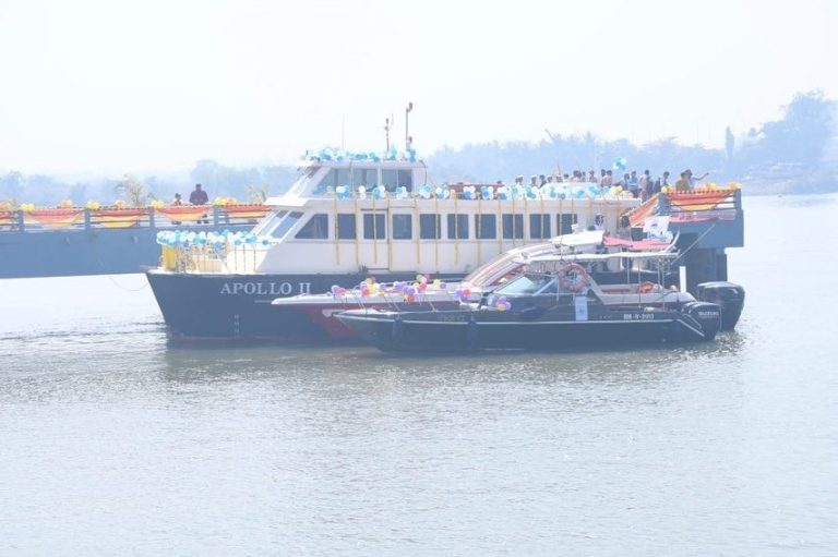 Mumbai to Alibaug water taxi service closed