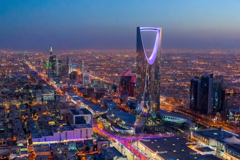 Saudi Arabia makes major change in citizenship rules