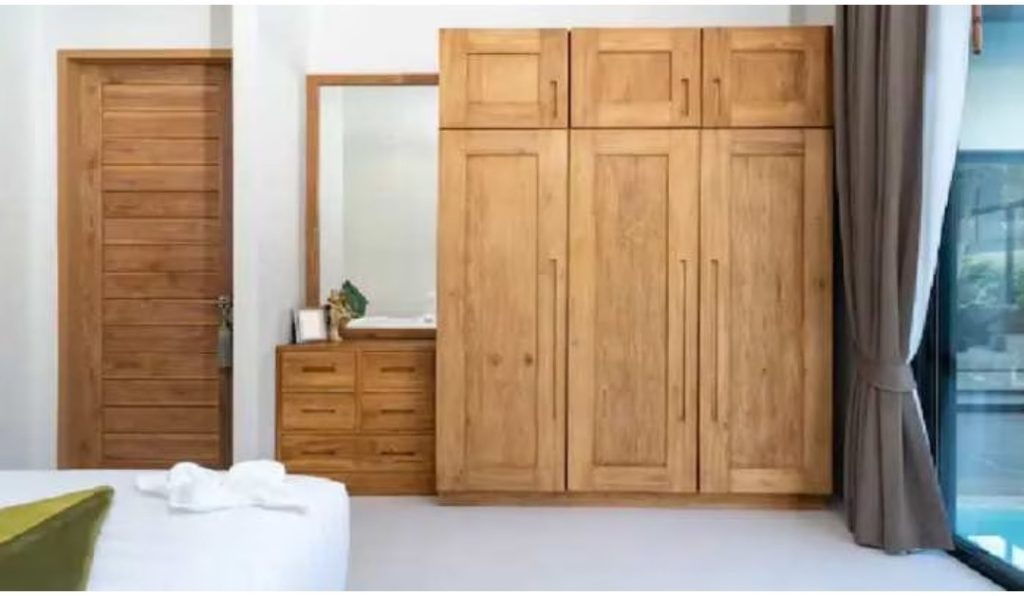 keep wardrobe in this direction to become rich