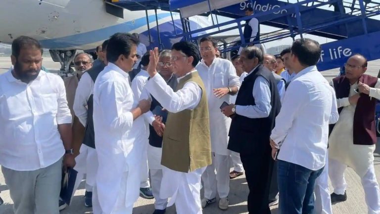 SC grants interim bail to Cong's Pawan Khera hours after arrest