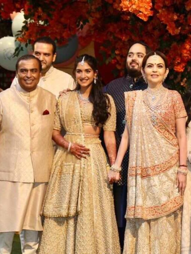 Radhika-merchant-Anant-ambani-are-engaged-see-pictures