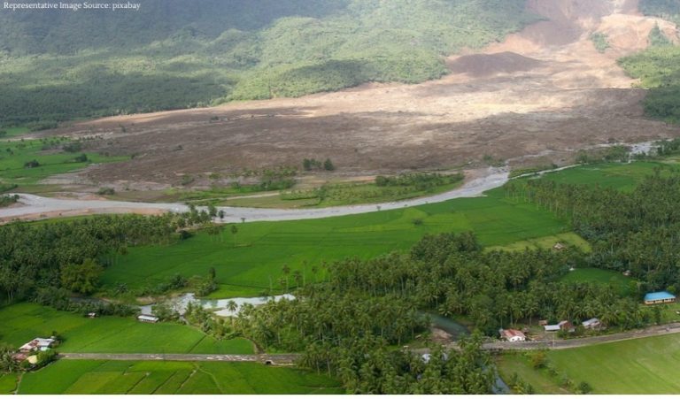 Philippine storm victims feared tsunami, ran toward mudslide