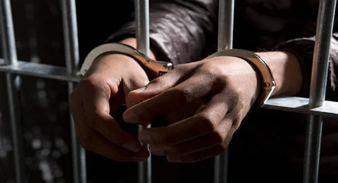 Mumbai : man sells drugs to children, arrested in Dahisar Mumbai : man sells drugs to children, arrested in Dahisar