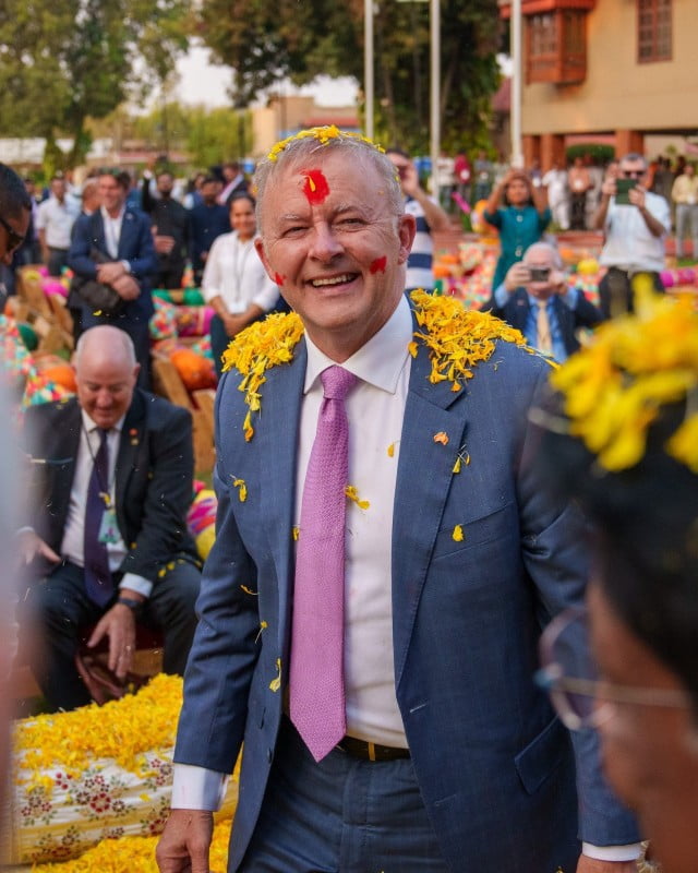 Watch: Australia PM Albanese celebrates Holi in Ahmedabad, India Watch: Australia PM Albanese celebrates Holi in Ahmedabad, India