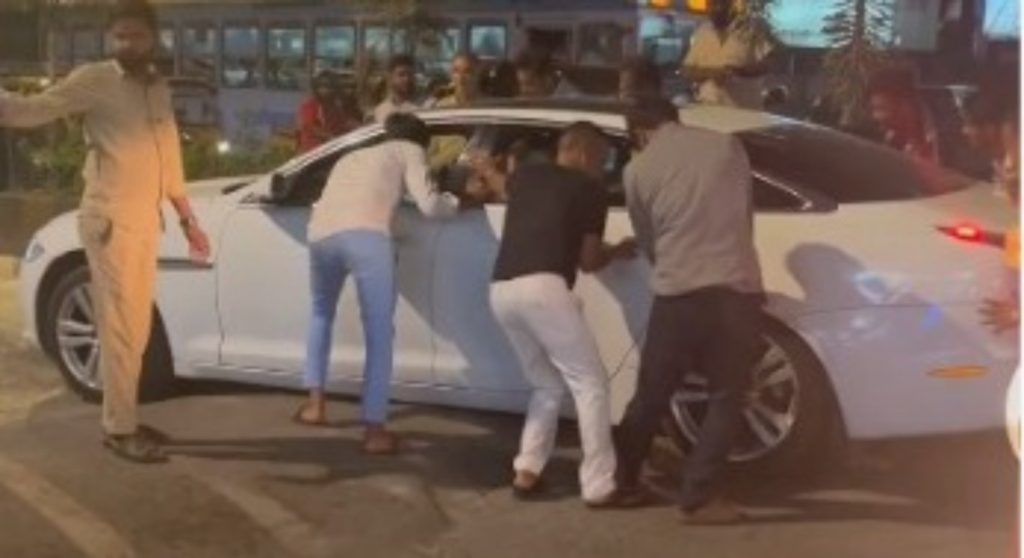 Jaguar Sedan Stuck On Mumbai Speed Breaker, People Point At ‘Poor Infrastructure’