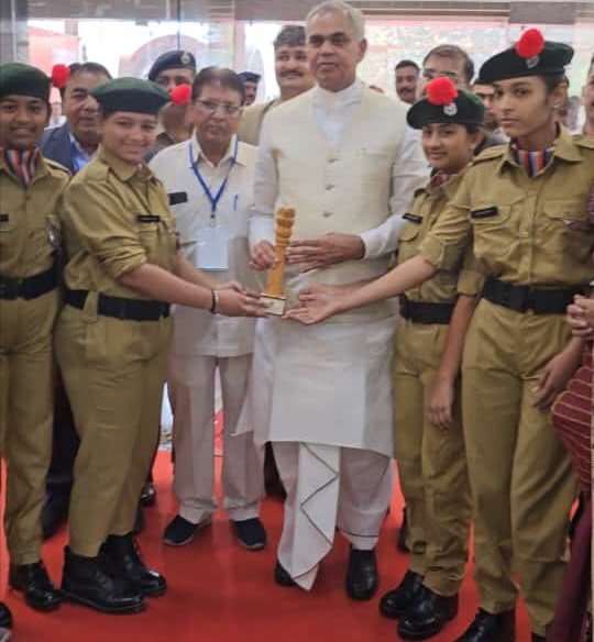 NCC cadets of Vasishtha Vidyalaya, Kamrej welcomed Governor Shri Acharya Devvratji