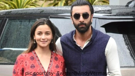 Pic Courtosy – Twitter @RealFirs – 2023-03-11T111410.760 ranbir alia are going to take legal action against paparazzi