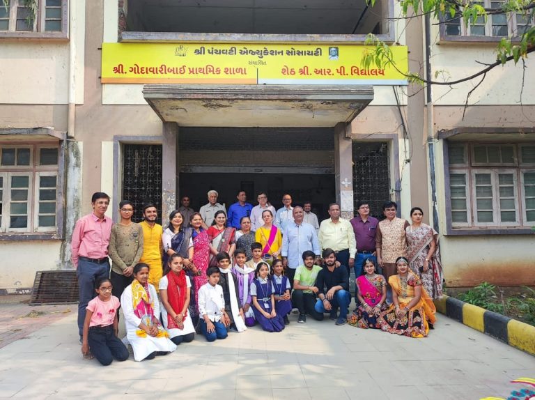 This school in Maharashtra got the title of excellent school by the Mumbai Gujarati Association.