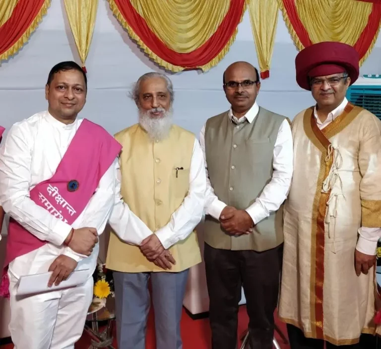 Senior television journalist Mayur Parikh has been awarded a doctorate by the University of Mumbai.