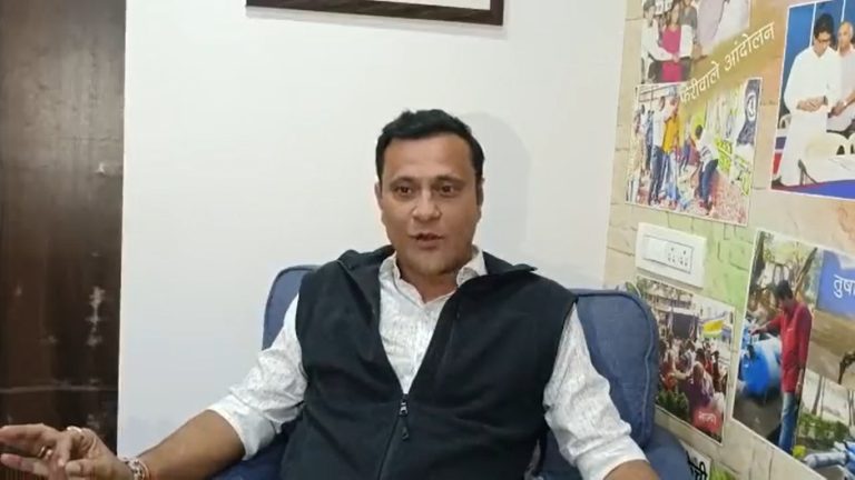 MNS leader Sandeep Deshpande attacked with stump during morning walk suffers injuries