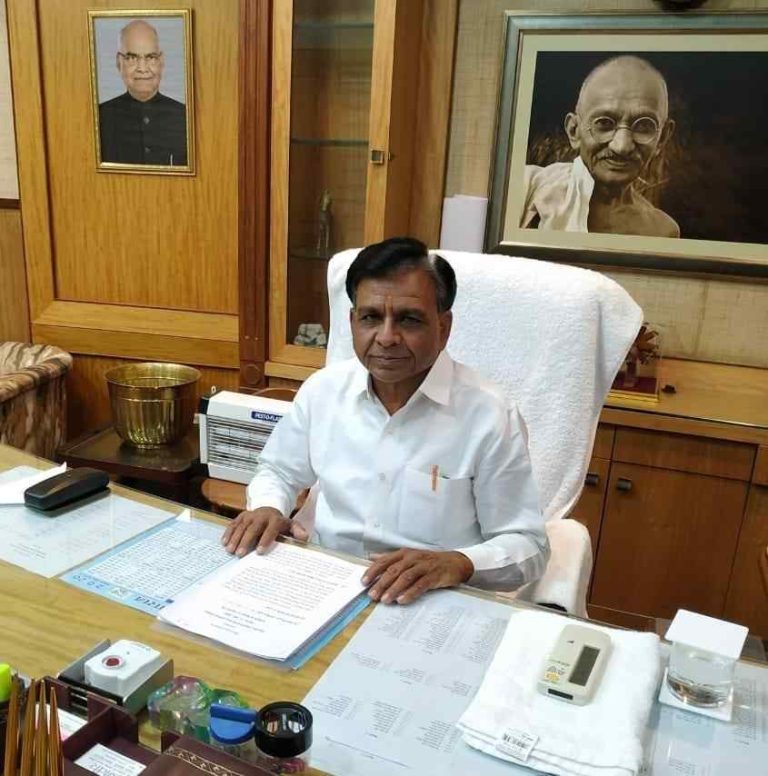 MP Finance Minister plays kabaddi MP Finance Minister plays kabaddi