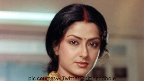Pic Courtosy – Twitter @RealFirs – 2023-04-26T111418.696 moushumi chatterjee birthday know about actress career and life story