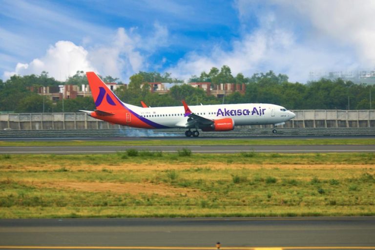 Standard Chartered and Akasa Air completed operating leases for Boeing aircraft