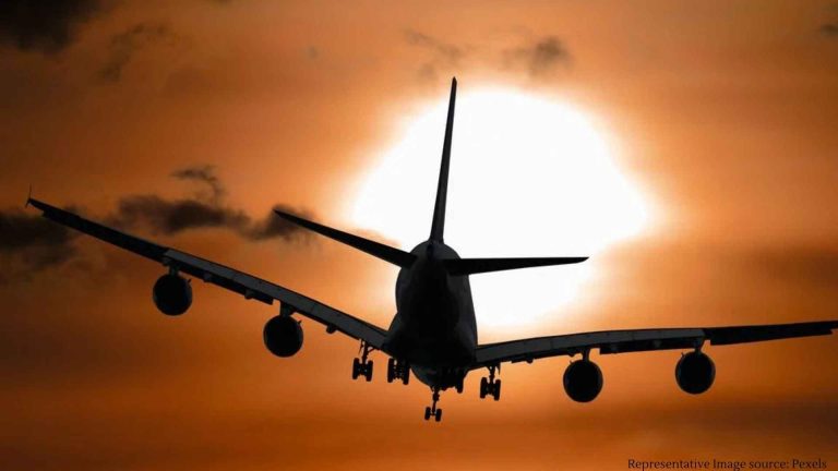 લાંબા વિક એન્ડ નો કમાલ, મુંબઈ થી ઉપરનાર તમામ વિમાનોના ભાડા ખુબ ઉંચા ગયા.