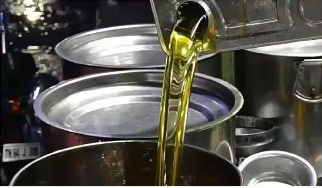 Oil Price Down: Edible Oil Price Reduced by up to 30 per litre