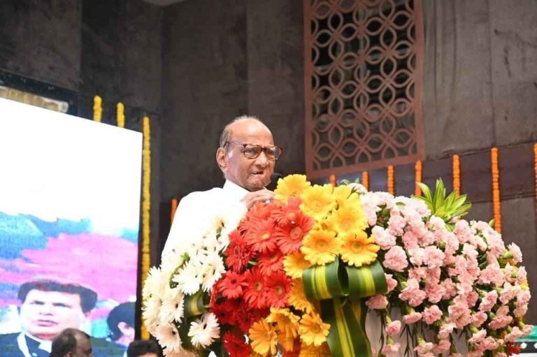 Sharad Pawar wrote sharp comment on Uddhav Thakrey in his book