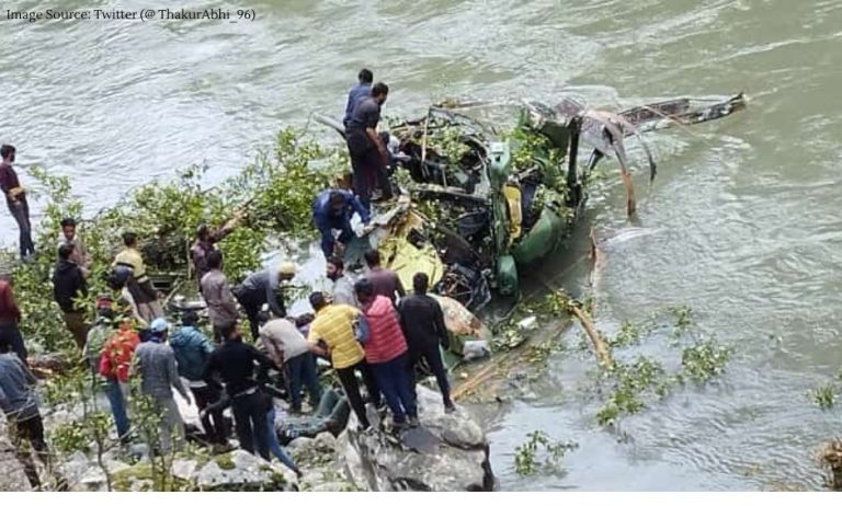 J&K Helicopter Crash:કિશ્તવાડમાં આર્મીનું હેલિકોપ્ટર થયું ક્રેશ,આટલા લોકો ઈજાગ્રસ્ત