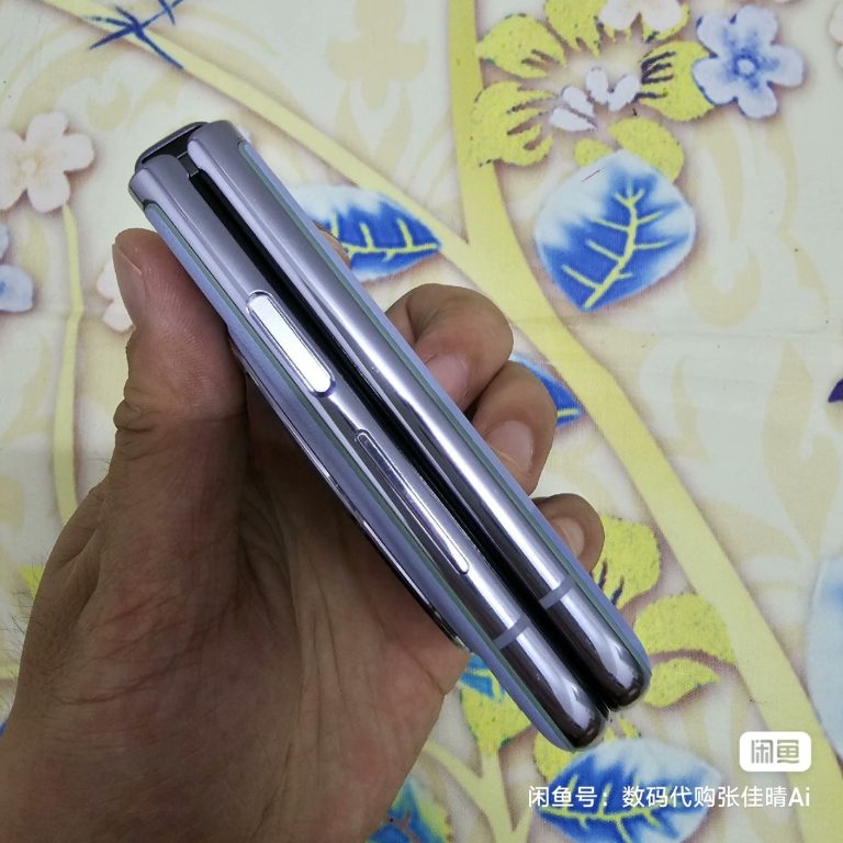 Techno Phantom V Yoga smartphone with 7 camera