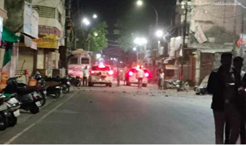 મહારાષ્ટ્રના આ જિલ્લામાં થયું રમખાણ, પથ્થરમારો બાદ અનેક વાહનો સળગ્યા, શહેરમાં કલમ 144 લાગુ..