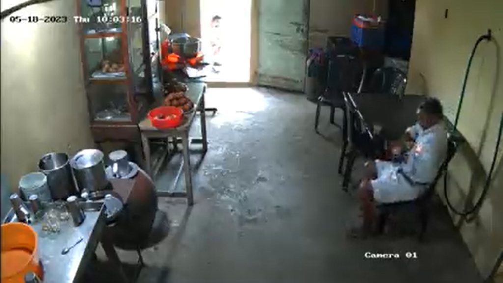 Narrow escape for Kerala man, 76, as mobile phone explodes