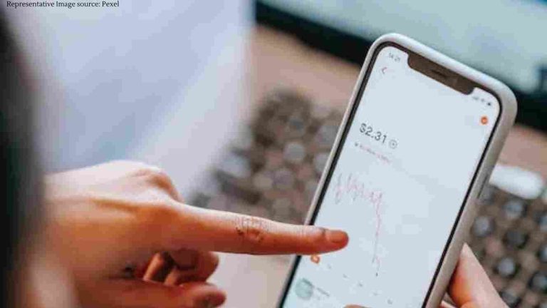 Closing Bell: Nifty closes around 18,070, Sensex down 700 points