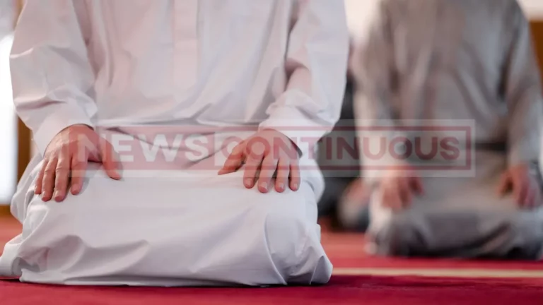 Stopping a car on the road and offering namaz is a crime, if caught there will be a fine, the new order of the Islamic country.