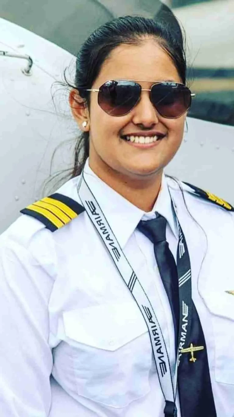 Bardoli girl becomes youngest pilot in India at the age of 18 years Bardoli girl becomes youngest pilot in India at the age of 18 years