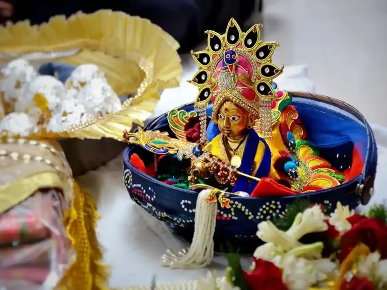 Janmashtami 2023 : Offer these food items to lord krishna on janmashtami to please laddu gopal Janmashtami 2023 : Offer these food items to lord krishna on janmashtami to please laddu gopal