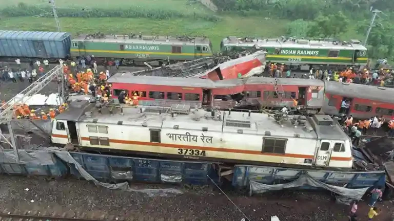 Odisha Train Accident : 233 people died, 3 train collide