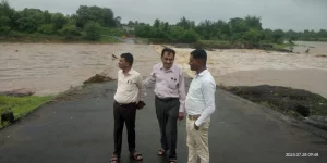 Due to heavy rain, 45 Panchayat owned roads were closed for vehicular traffic in Surat