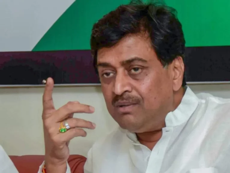 Mumbai Legislative Assembly: 18 flights from Mumbai to Ahmedabad; Then why only 15 flights in the state? Ashok Chavan… Mumbai Legislative Assembly: 18 flights from Mumbai to Ahmedabad; Then why only 15 flights in the state? Ashok Chavan…