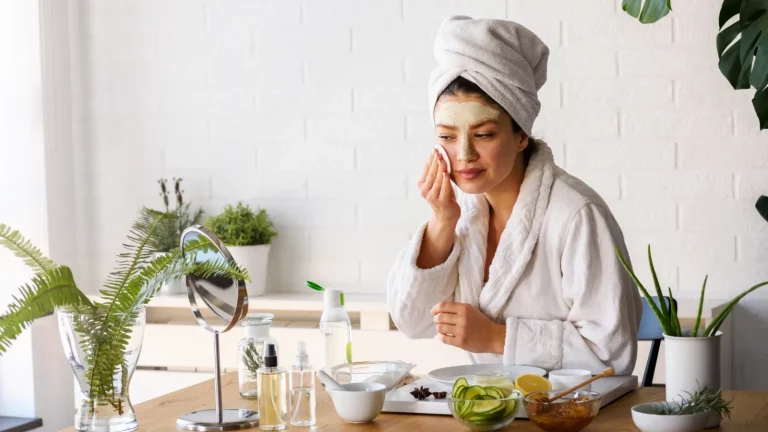 Beauty Tips : Do Not Put These Things On Face In Monsoon